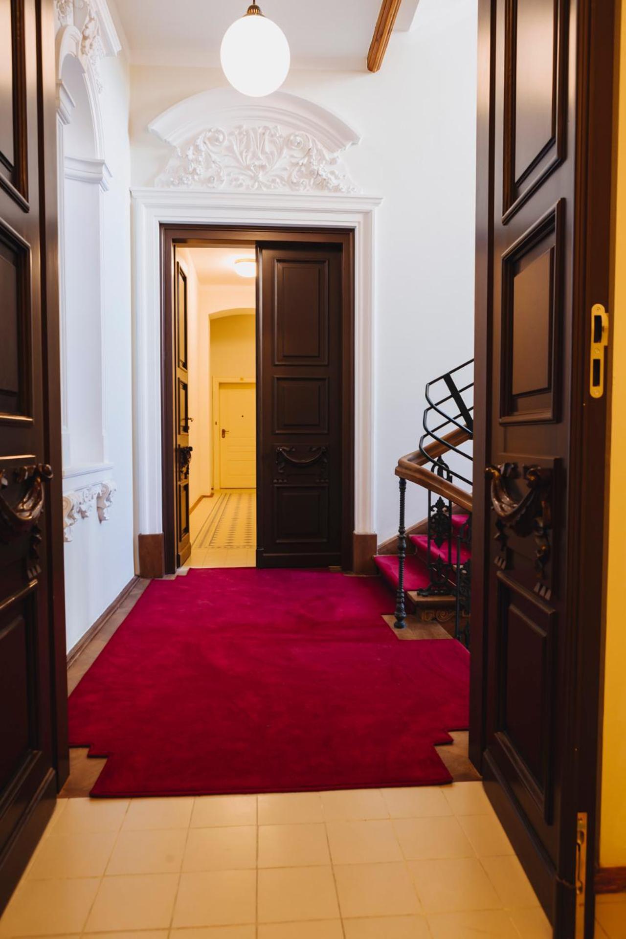 French Touch: Romantyczny Apartament W Kamienicy Варшава Экстерьер фото