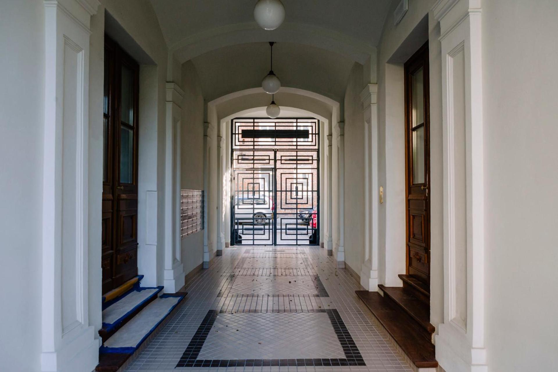 French Touch: Romantyczny Apartament W Kamienicy Варшава Экстерьер фото