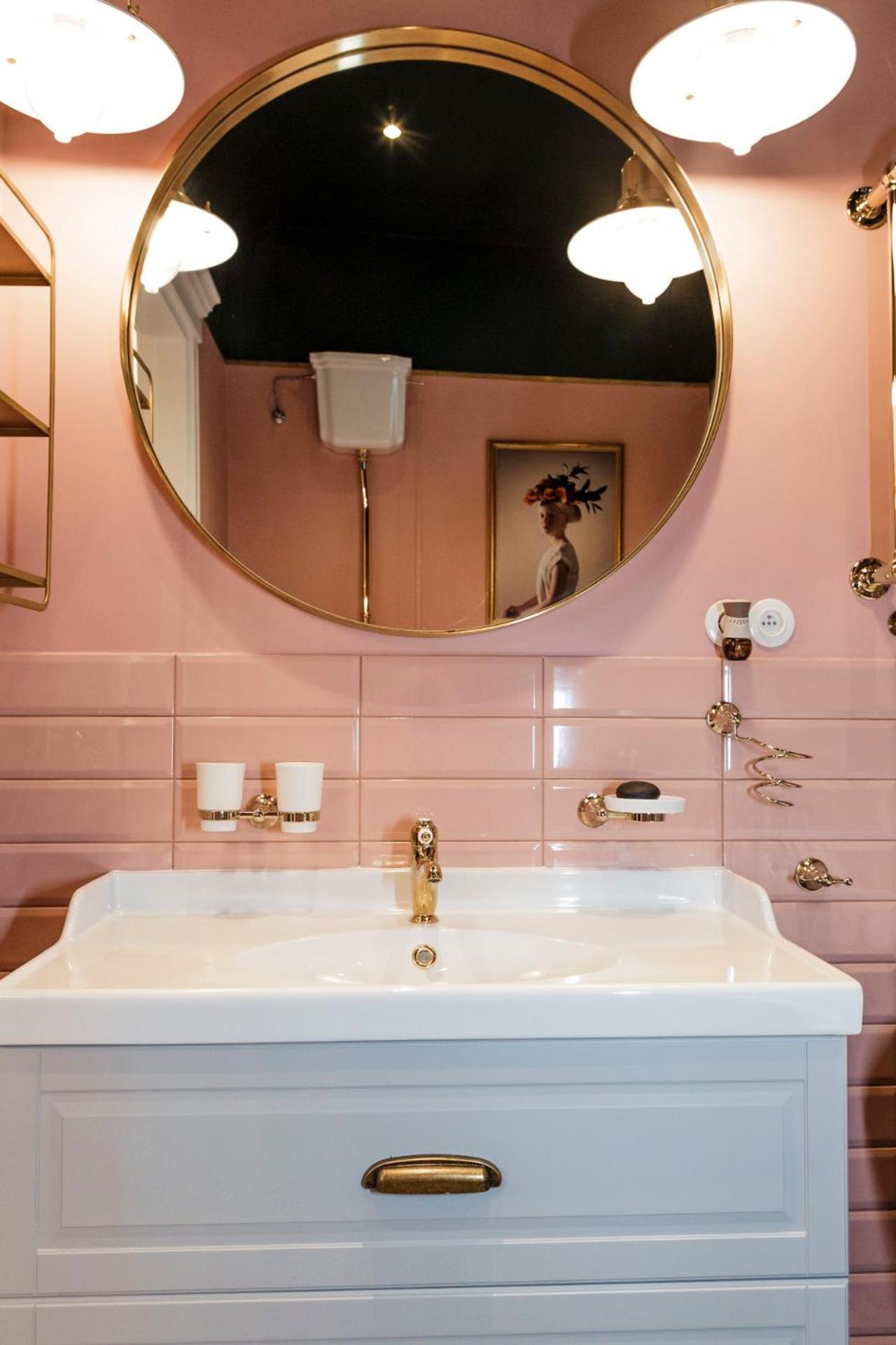 French Touch: Romantyczny Apartament W Kamienicy Варшава Экстерьер фото