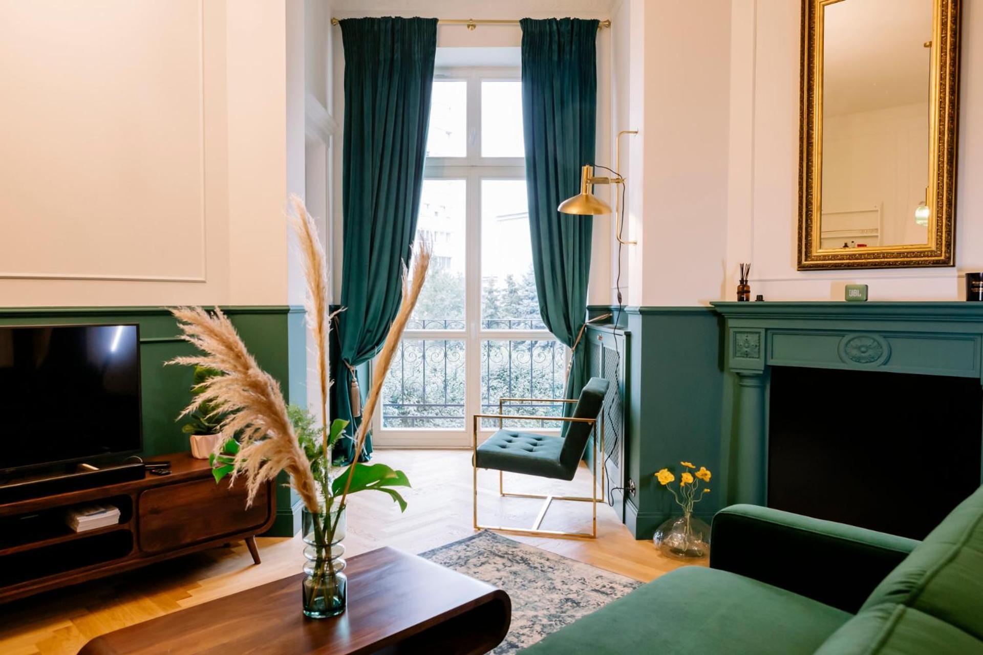 French Touch: Romantyczny Apartament W Kamienicy Варшава Экстерьер фото